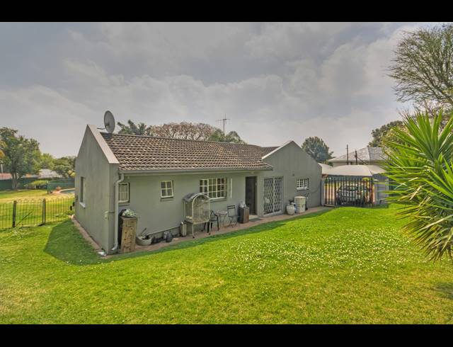 4 BEDROOM FREESTANDING FOR SALE IN LYNDHURST